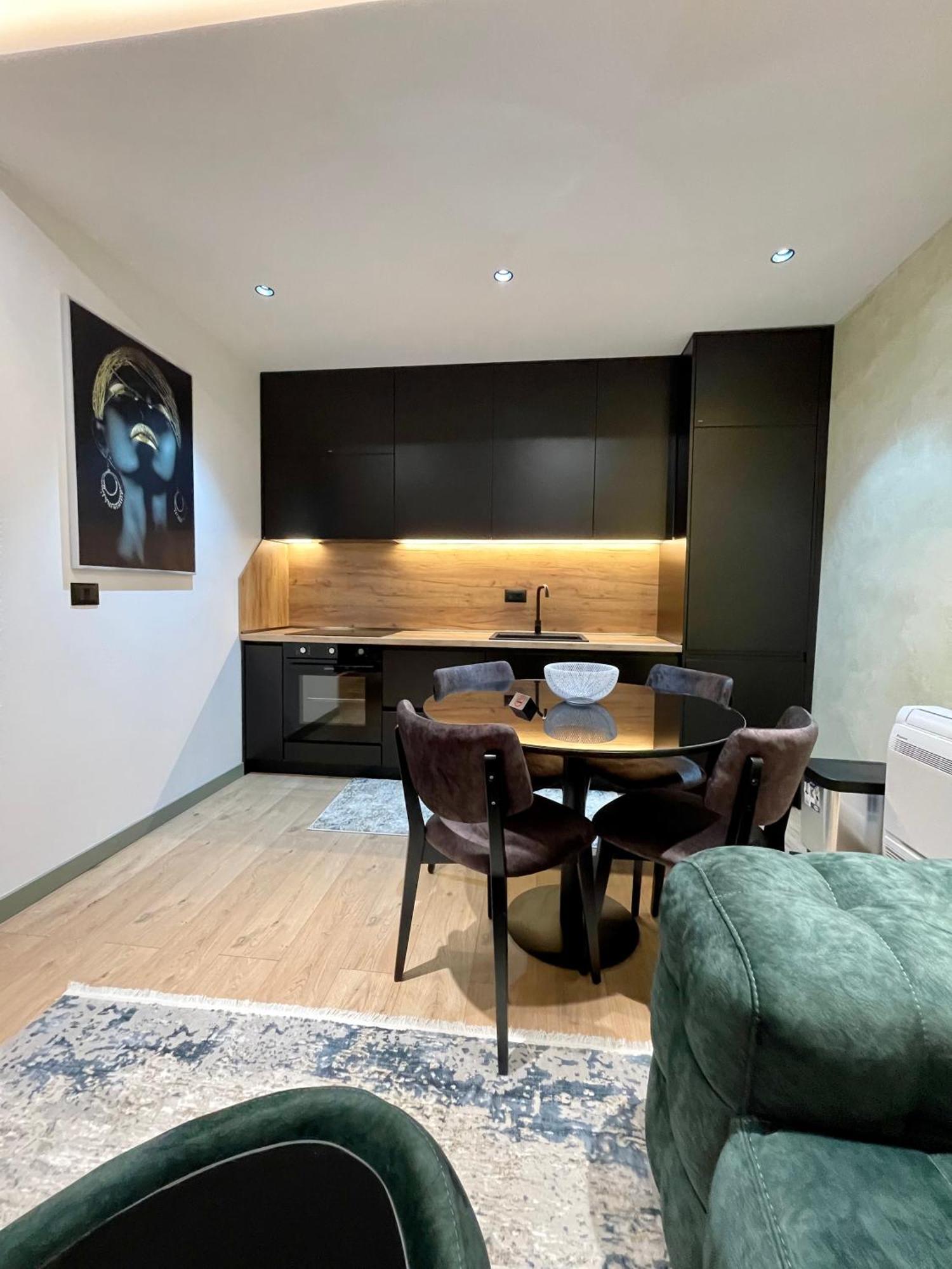 Queens Luxury Apartments Tirana Zewnętrze zdjęcie